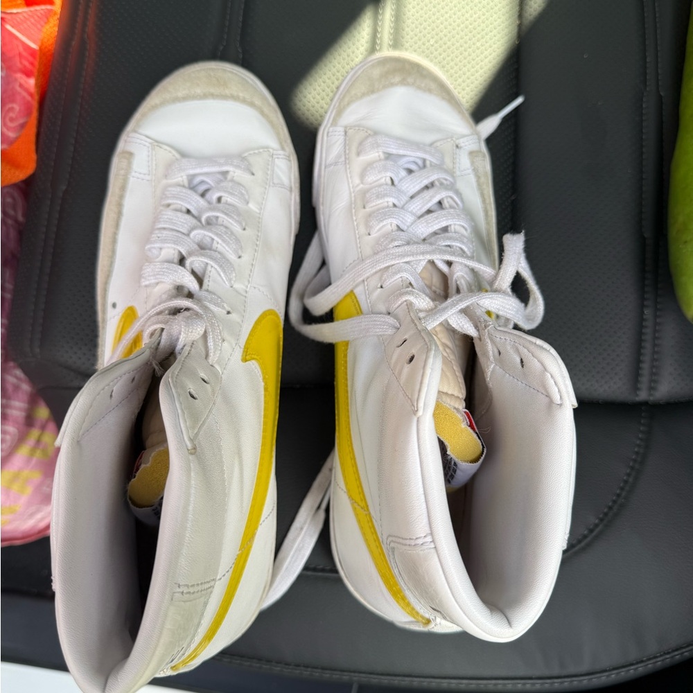 Nike high top blazers - White and Yellow High-Top Sneakers